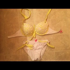 ADORABLE VICTORIA SECRET BIKINI